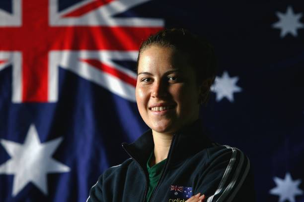 标准羽毛球场尺寸详解:长宽与划线规范