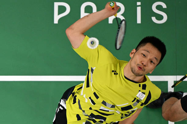 羽毛球扣杀技巧:如何在空中完成精准发力?