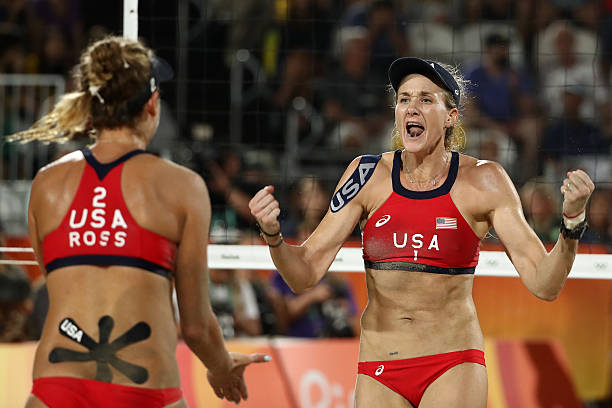 从地方队到国际赛场:影响朱婷排球之路的教练们