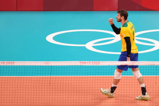 排球裁判手势:发球失误与违例的区分