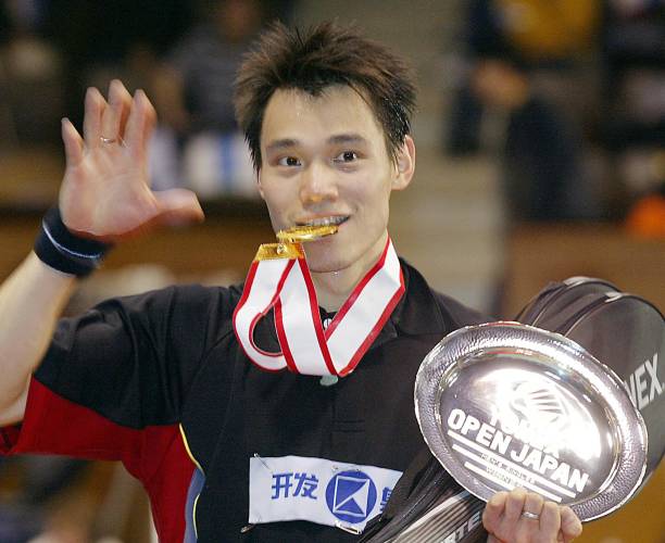 专业选手都在用哪种？4U与8U羽毛球拍的优缺点对比