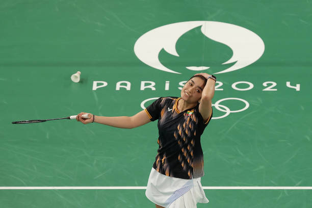 羽毛球场地材质选择:PVC、木地板还是塑胶?