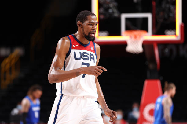 精彩回放:CCTV5篮球赛事点播,重温经典比赛瞬间