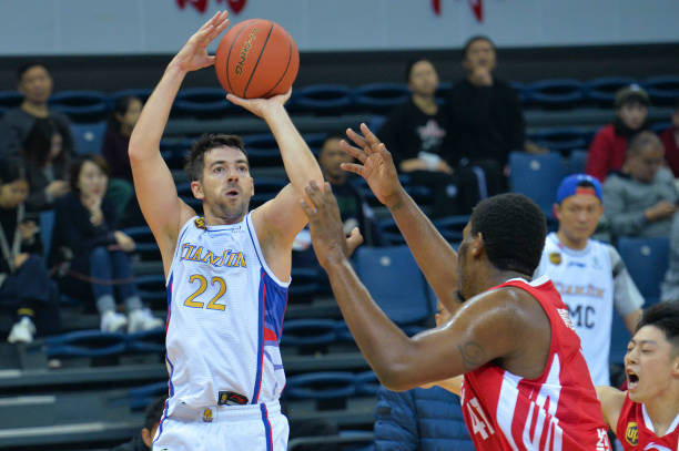 欧文球场霸气瞬间:王者风范尽显