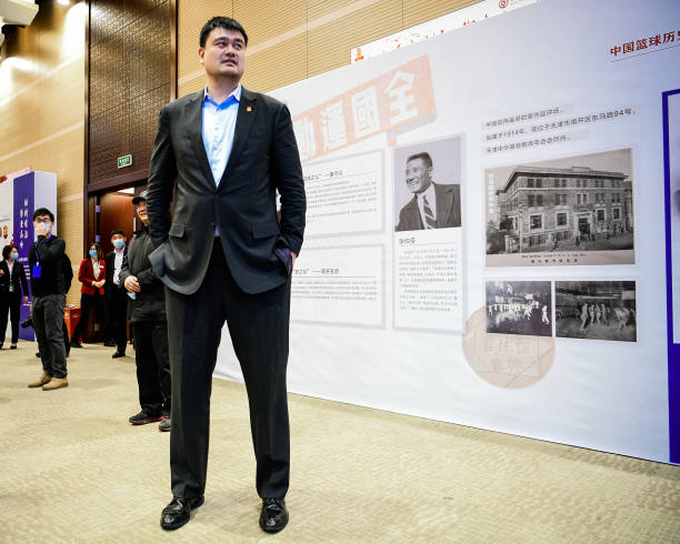 视频解析：常见进攻与阻挡犯规案例详解