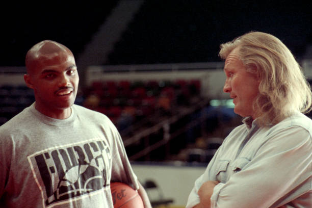 CBA常规赛直播指南:咪咕、央视等平台对比