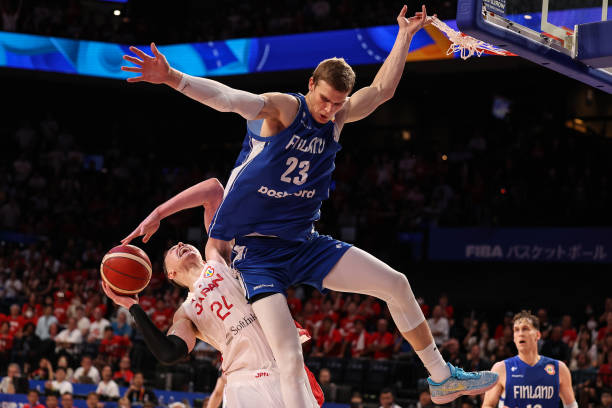 天蓝色篮球鞋的时尚穿搭：从基础款到个性搭配