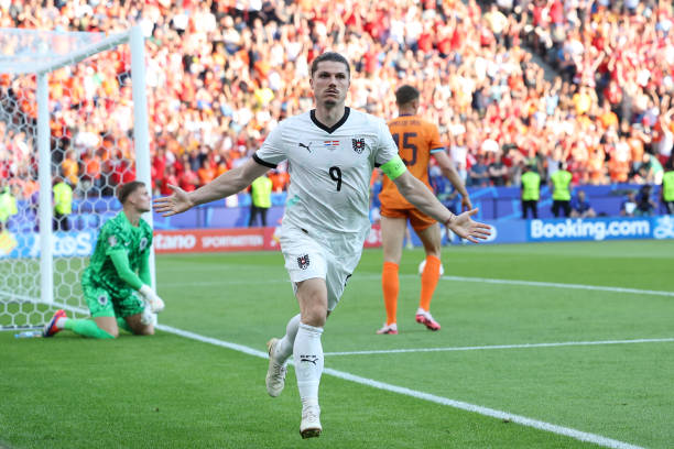 防守方在球门球规则中的站位限制与违规后果