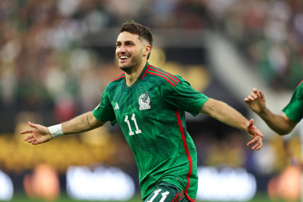 蓝黑军团称霸意甲:盘点国米历史上的冠军赛季