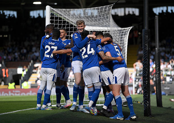 心理博弈的艺术：勺子点球为何能成为门将的噩梦？