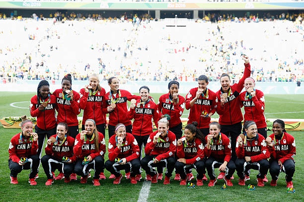 奥运会男单乒乓球冠军背后的故事:荣誉、汗水与传奇