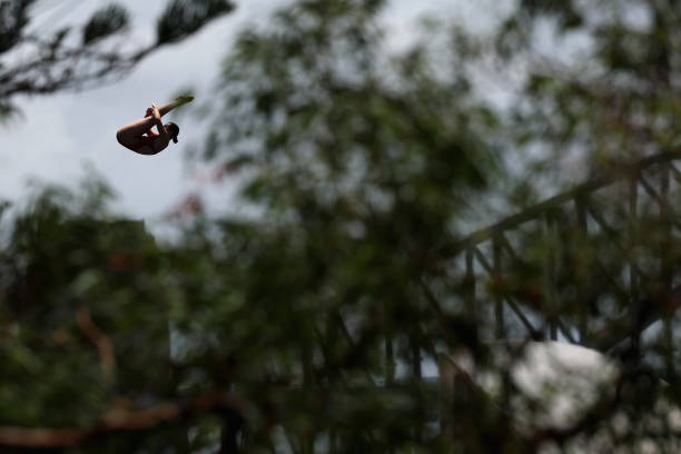 全红婵接受采访：从农家女孩到奥运冠军的励志故事