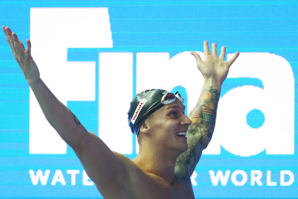 游泳姿势解析:手脚如何协调发力提升速度