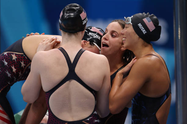 游泳比赛发令规则：国际泳联最新标准解读