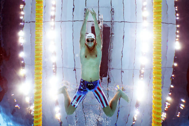 解梦指南：如何理解梦见游泳和鱼的不同场景？