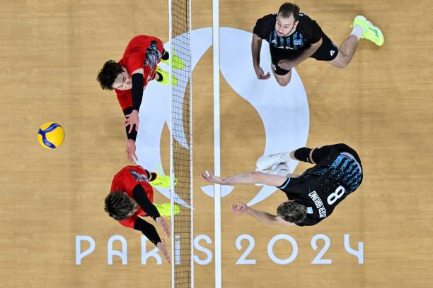 女子排球比赛局数解析:每局多少分?如何获胜?