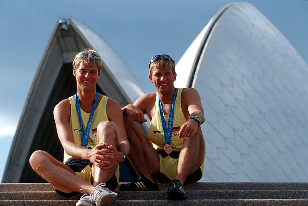 初中排球打法全攻略：站位、传球与进攻技巧详解